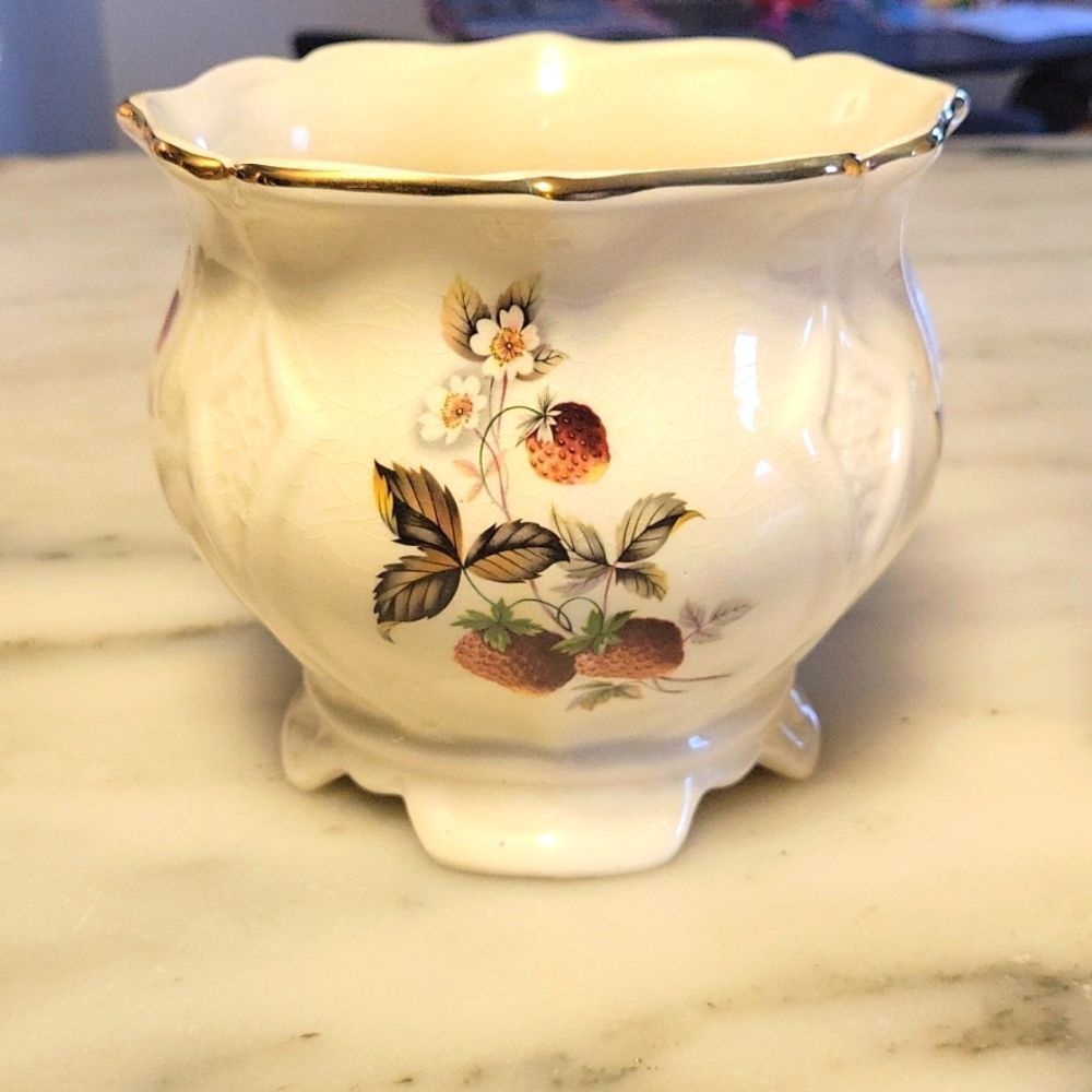 Arthur Wood England "5902" strawberry pitcher & bowl - Picture 2 of 7